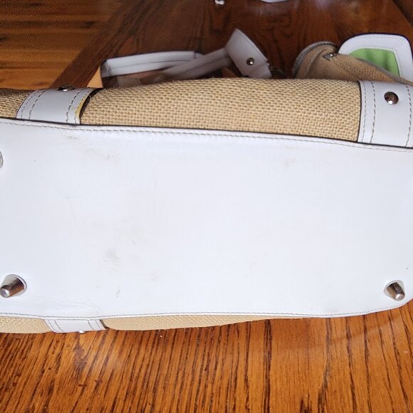 2005 Vintage Coach with Flowers and Bees - Picture 5 of 5